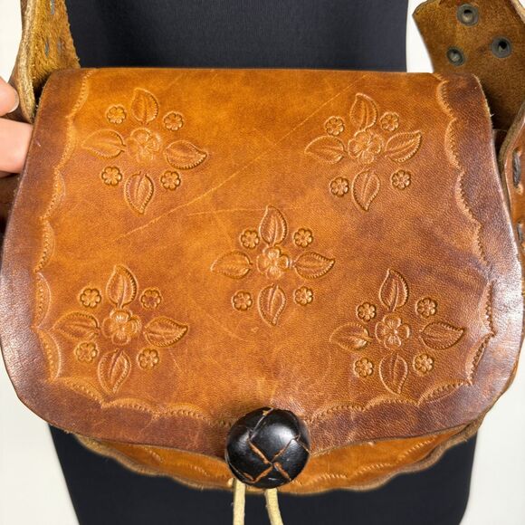 Vintage Boho Tooled Leather Floral Crossbody Purse | Rustic 70s Shoulder Bag - Picture 11 of 12